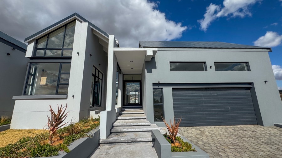 5 Bedroom Property for Sale in Woodland Hills Bergendal Free State